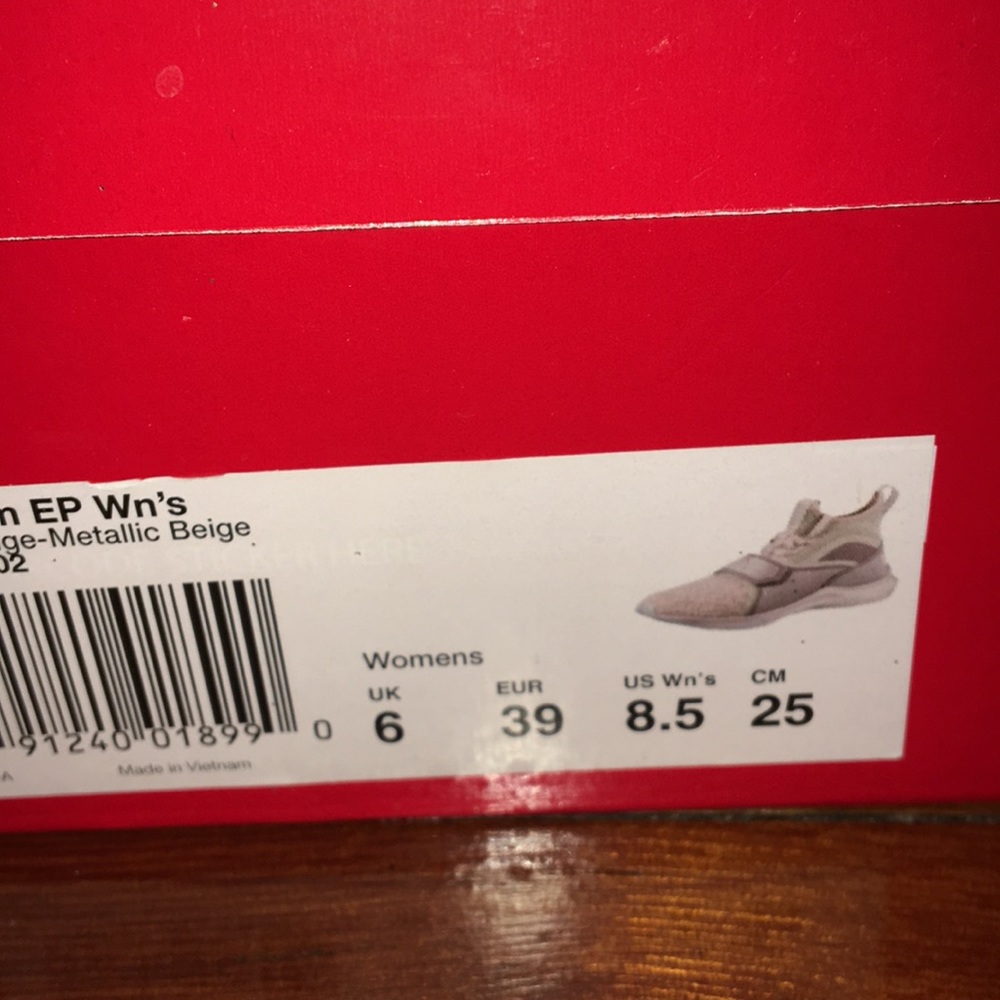 Puma shoes - Picture 4 of 4